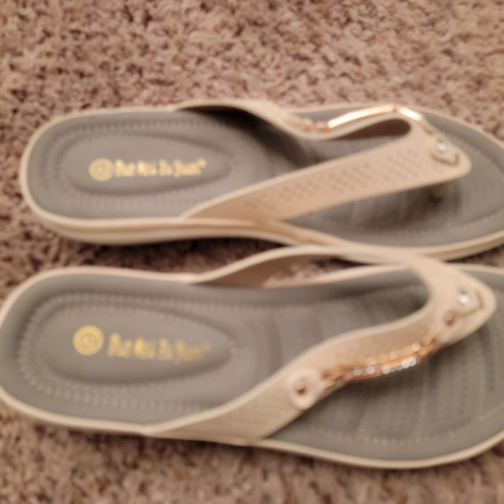 Women's sandals Size 9